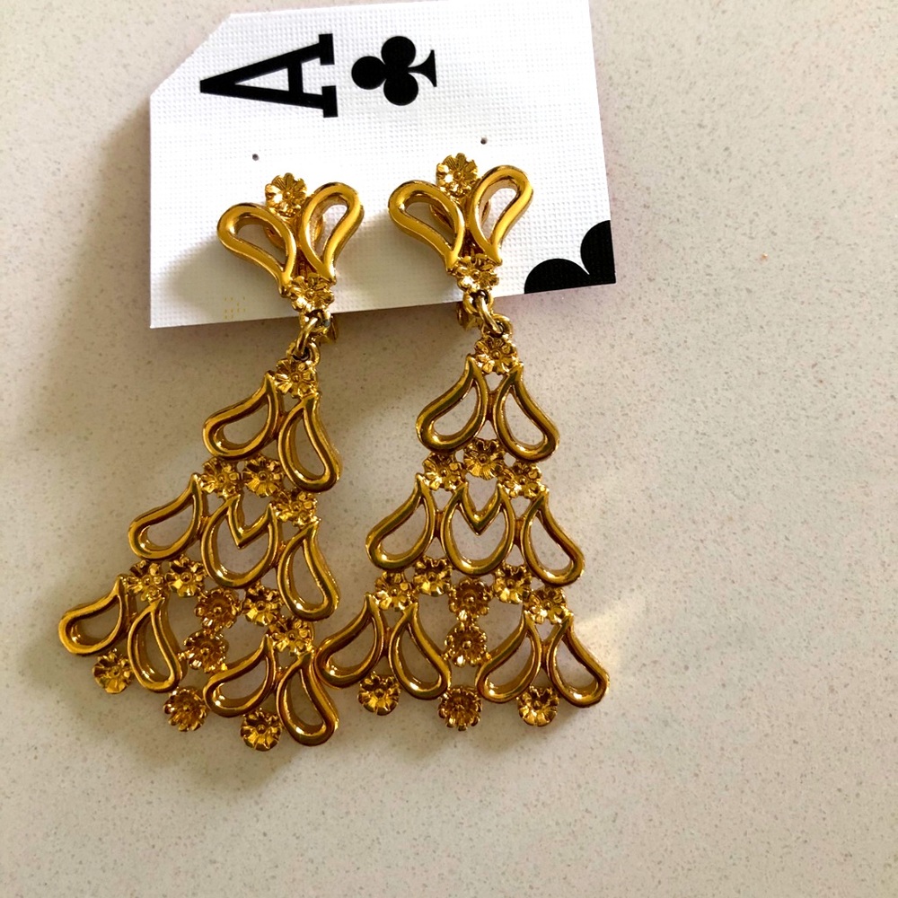 Clip earrings